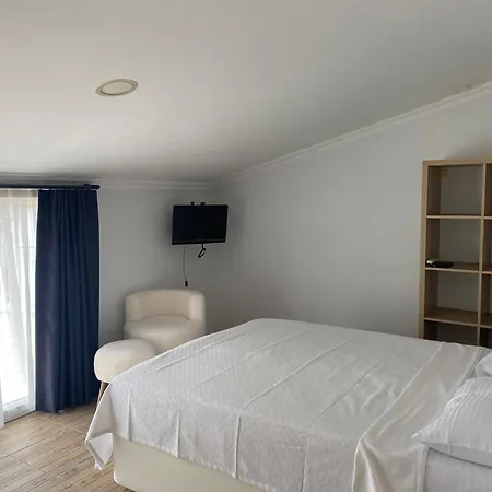 Отель Bouvardia