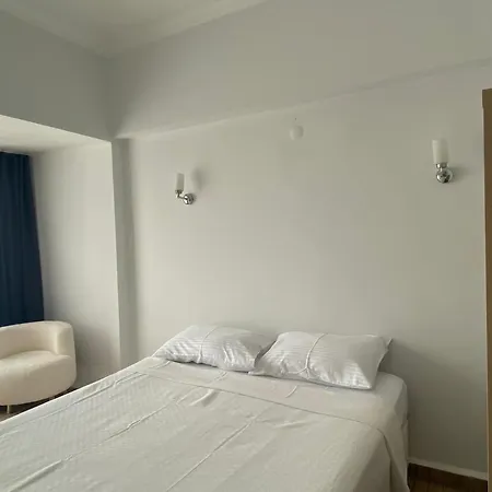 Отель Bouvardia 4*